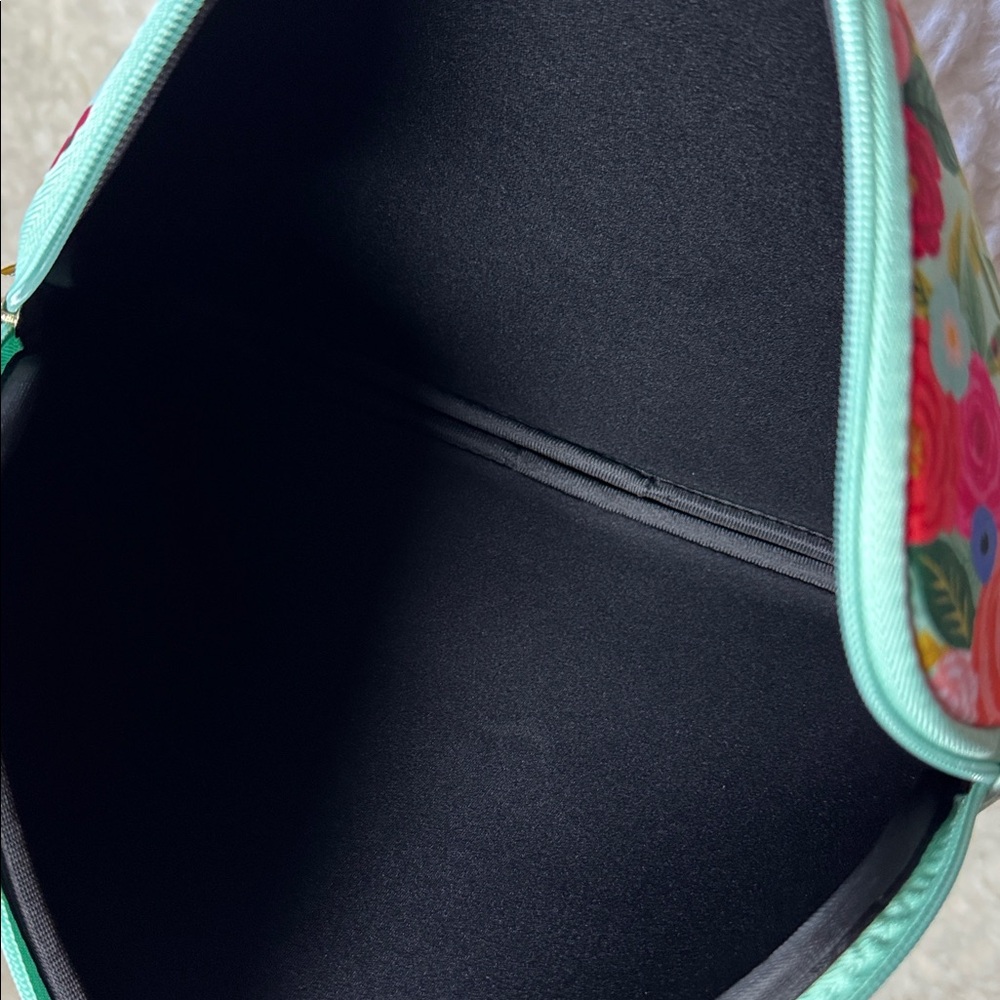 14” LAPTOP SLEEVE. RIFLE PAPER CO. Good for your laptop - Picture 4 of 7